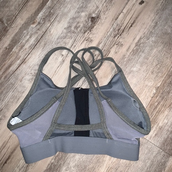 Sports bra - Picture 2 of 2